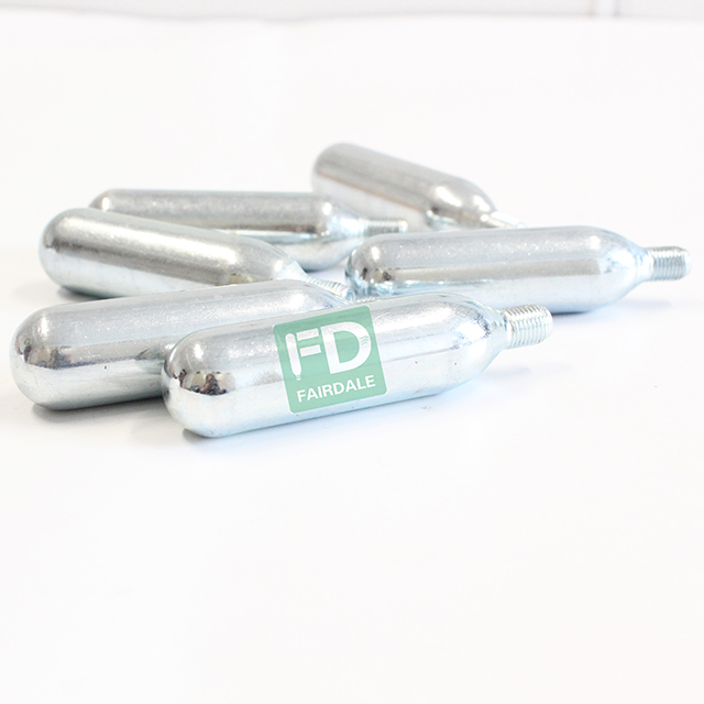 насос для накачки велосипеда с картриджем СО2