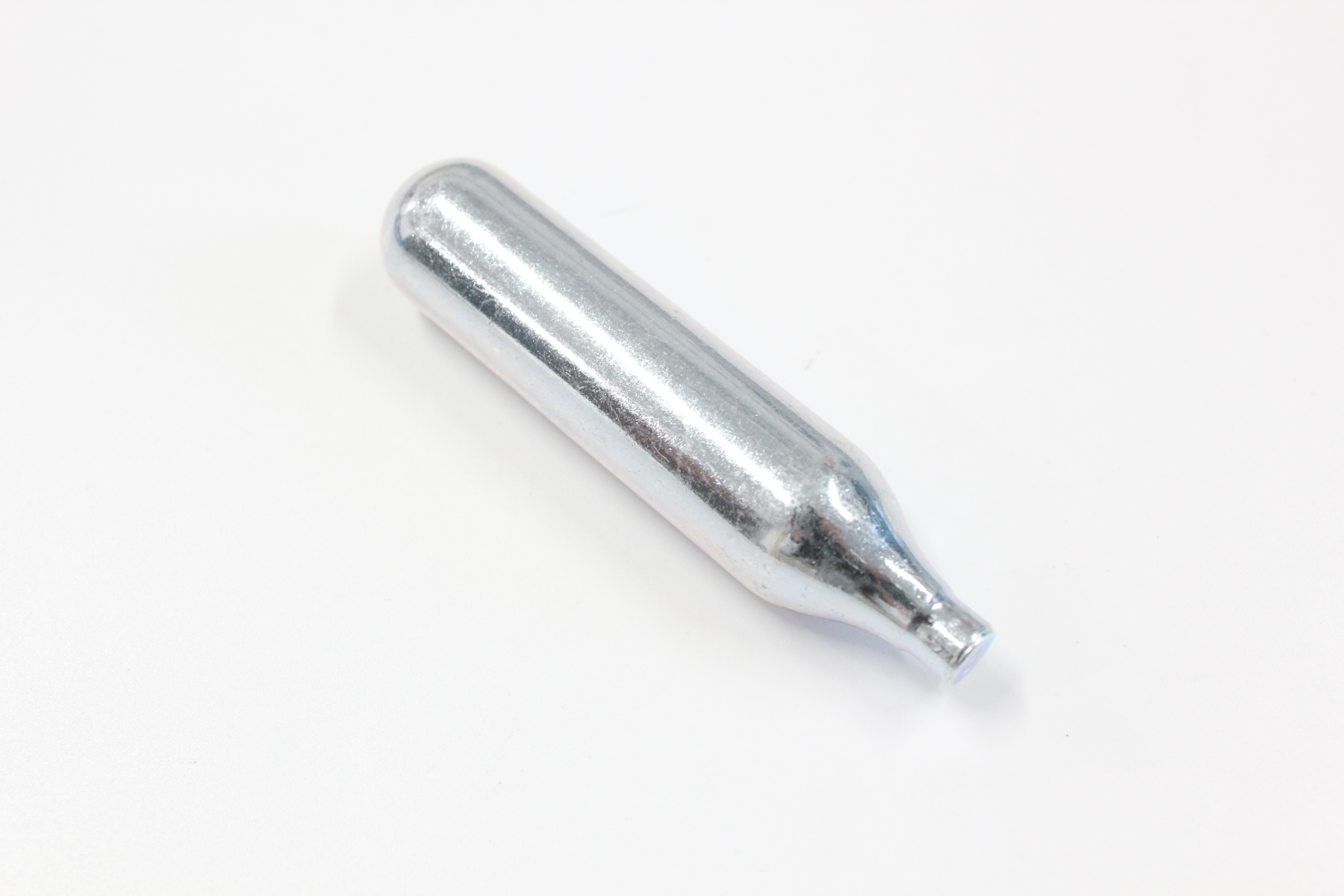 12 г СО2патрон для страйкбольного оружия